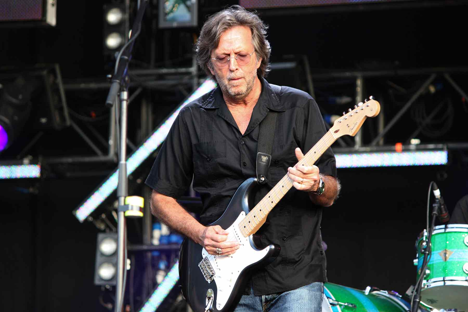The legendary Eric Clapton playing his guitar at the 2008 Hard Rock Calling concert in Hyde Park, London (Photo credit: Wikimedia Commons/Majvdl)