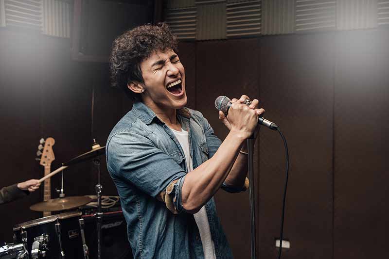 Which Singers Have the Widest Vocal Range?